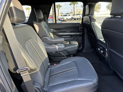 Used 2023 Ford Expedition Platinum image 23