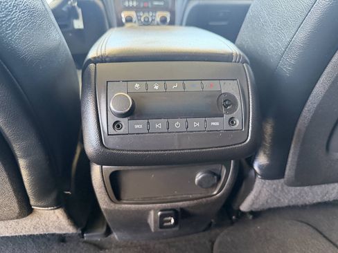Used 2017 Chevrolet Traverse LT FWD image 18