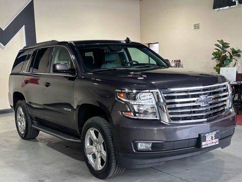 Used 2017 Chevrolet Tahoe LT w/ Luxury Package image 2
