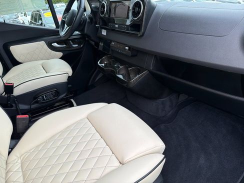 Used 2023 Mercedes-Benz Sprinter 2500 image 16
