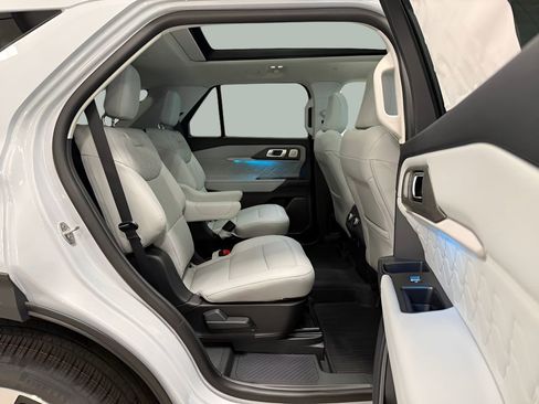 New 2026 Ford Explorer Platinum w/ LUX Leather Package image 37