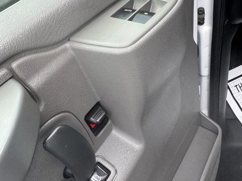 Used 2019 Chevrolet Express 2500 Extended image 15