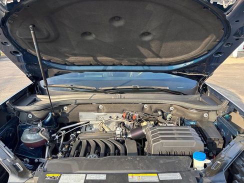 Used 2021 Volkswagen Atlas Cross Sport SE image 25