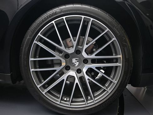 Certified 2026 Porsche Panamera 4 AWD/4WD image 38