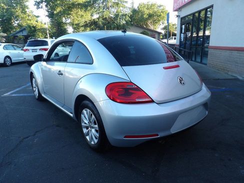 Used 2013 Volkswagen Beetle 2.5 FWD image 4