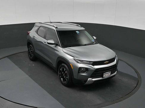 Used 2023 Chevrolet TrailBlazer LT FWD image 11