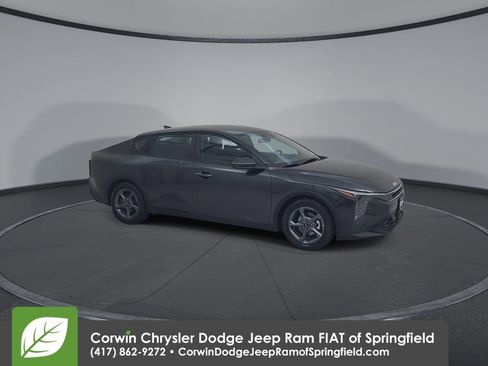 Used 2025 Kia K4 FWD image 2