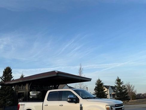 Used 2020 Ford F250 Platinum AWD/4WD image 2