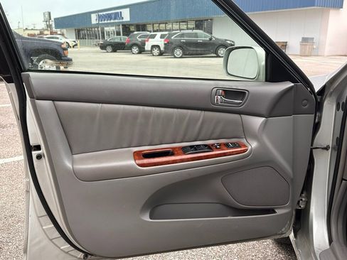 Used 2003 Toyota Camry LE image 12