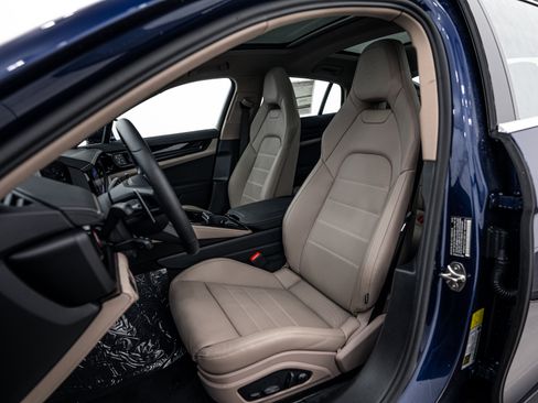 Certified 2026 Porsche Panamera 4 AWD/4WD image 5