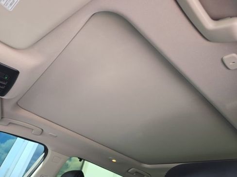 Used 2023 Nissan Rogue Platinum w/ Platinum Premium Package image 19