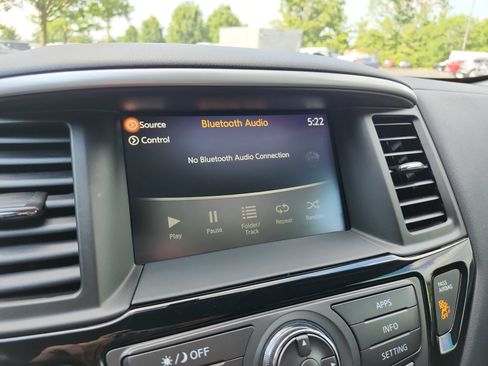 Used 2020 Nissan Pathfinder SV FWD image 17
