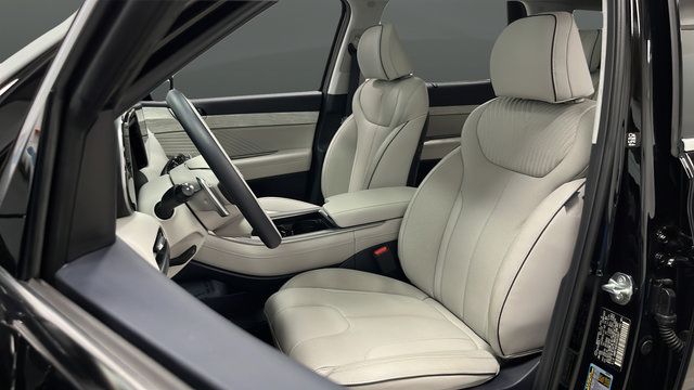 Used 2025 Hyundai Palisade Calligraphy FWD image 9