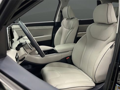 Used 2025 Hyundai Palisade Calligraphy FWD image 9