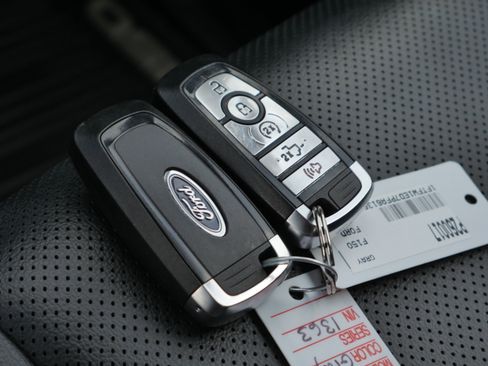 Certified 2023 Ford F150 Lariat w/ Equipment Group 502A High image 39