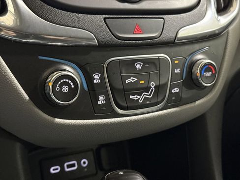 Used 2020 Chevrolet Equinox LS w/ LS Convenience Package AWD/4WD image 16