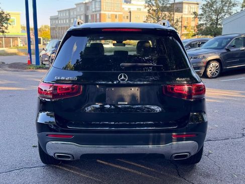 Used 2023 Mercedes-Benz GLB 250 4MATIC w/ Premium Package image 5