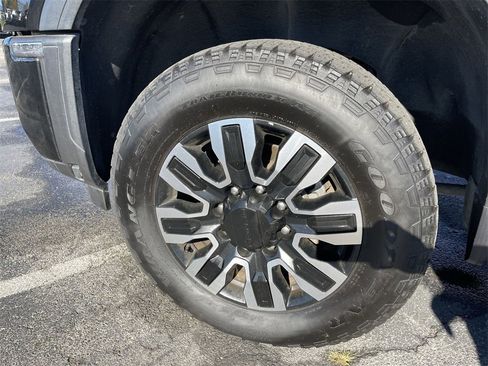 Used 2024 GMC Sierra 2500 Denali Ultimate image 10