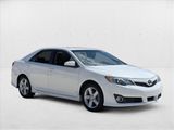 Used 2014 Toyota Camry SE image 3