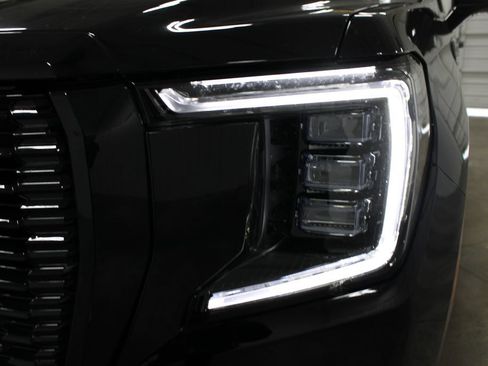 Used 2023 GMC Yukon Denali w/ Max Trailering Package image 12