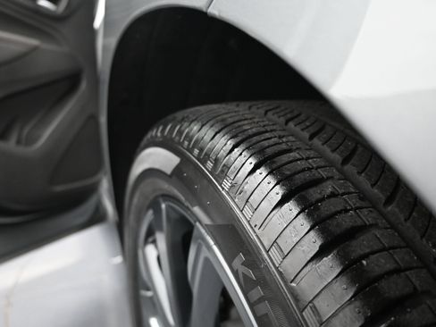 Certified 2023 Chevrolet Equinox RS FWD image 35
