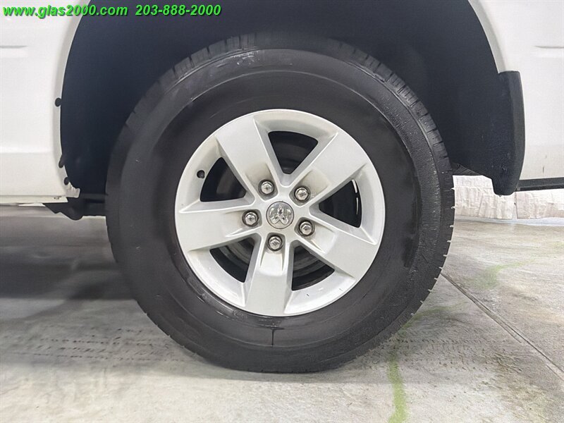 Used 2018 RAM 1500 Classic SLT AWD/4WD image 10
