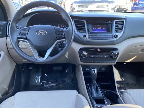 Used 2017 Hyundai Tucson SE w/ SE Popular Package 02 AWD/4WD image 10