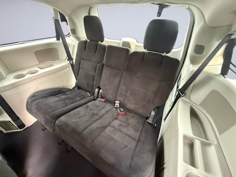 Used 2017 Dodge Grand Caravan Crew FWD image 20
