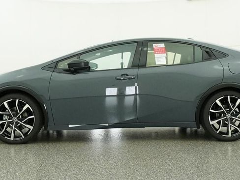 New 2026 Toyota Prius Plug-In Hybrid FWD image 19