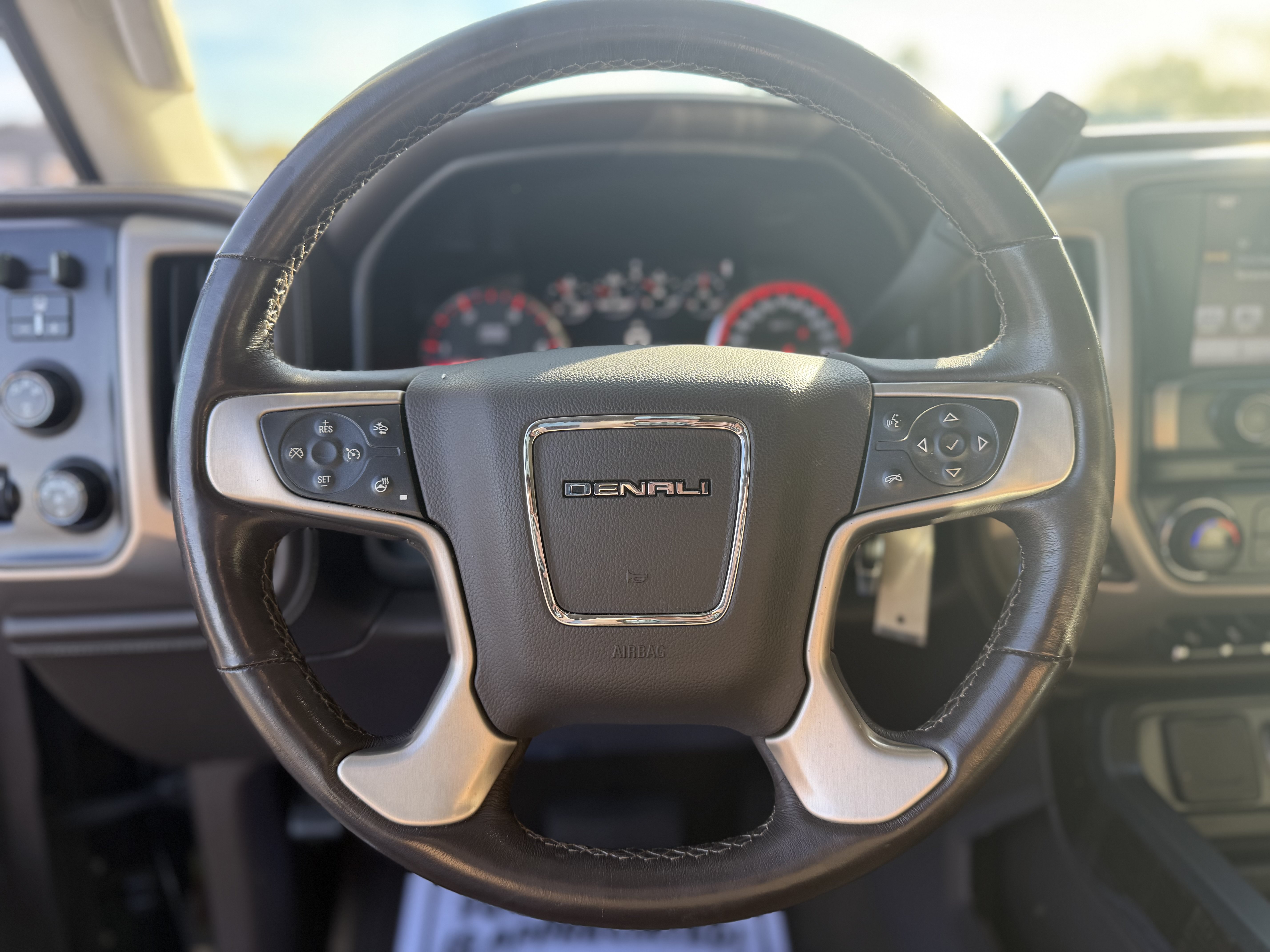 Used 2016 GMC Sierra 2500 Denali w/ Duramax Plus Package AWD/4WD image 10