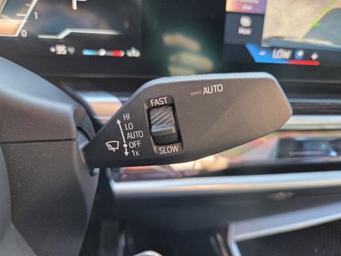 Used 2024 BMW 760i xDrive w/ Executive Package image 28