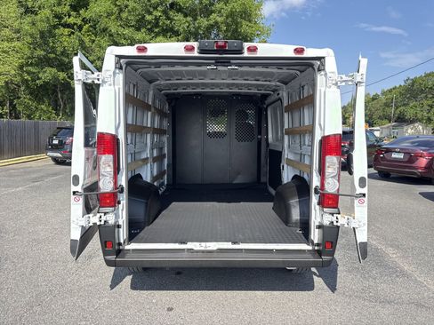 Used 2025 RAM ProMaster 2500 w/ U-Haul Equipment Group FWD image 26