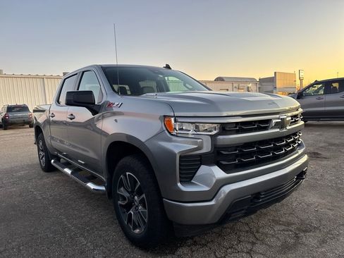 Used 2023 Chevrolet Silverado 1500 RST w/ Z71 Off-Road Package image 3