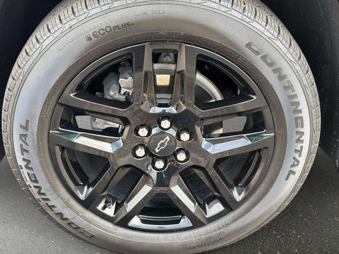 Used 2023 Chevrolet Traverse Premier FWD image 10
