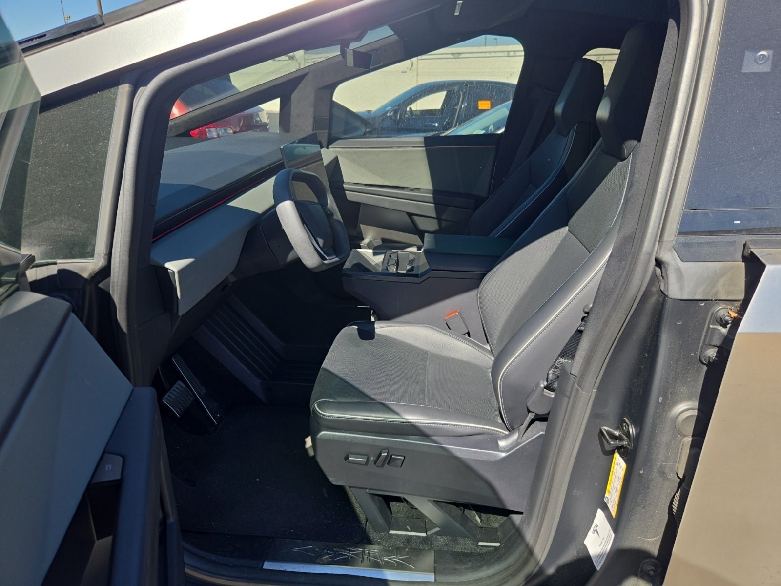 Used 2025 Tesla Cybertruck AWD Crew Cab image 7