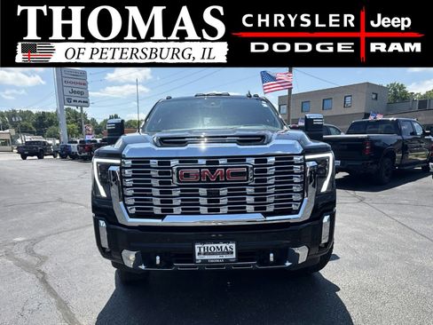 Used 2025 GMC Sierra 2500 Denali w/ Denali Reserve Package AWD/4WD image 3