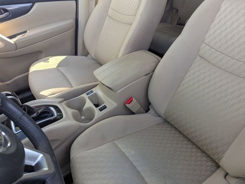 Used 2019 Nissan Rogue SV FWD image 20