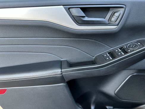Certified 2022 Ford Escape SE FWD image 10