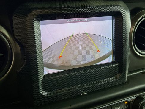 Used 2023 Jeep Wrangler Sport S image 21