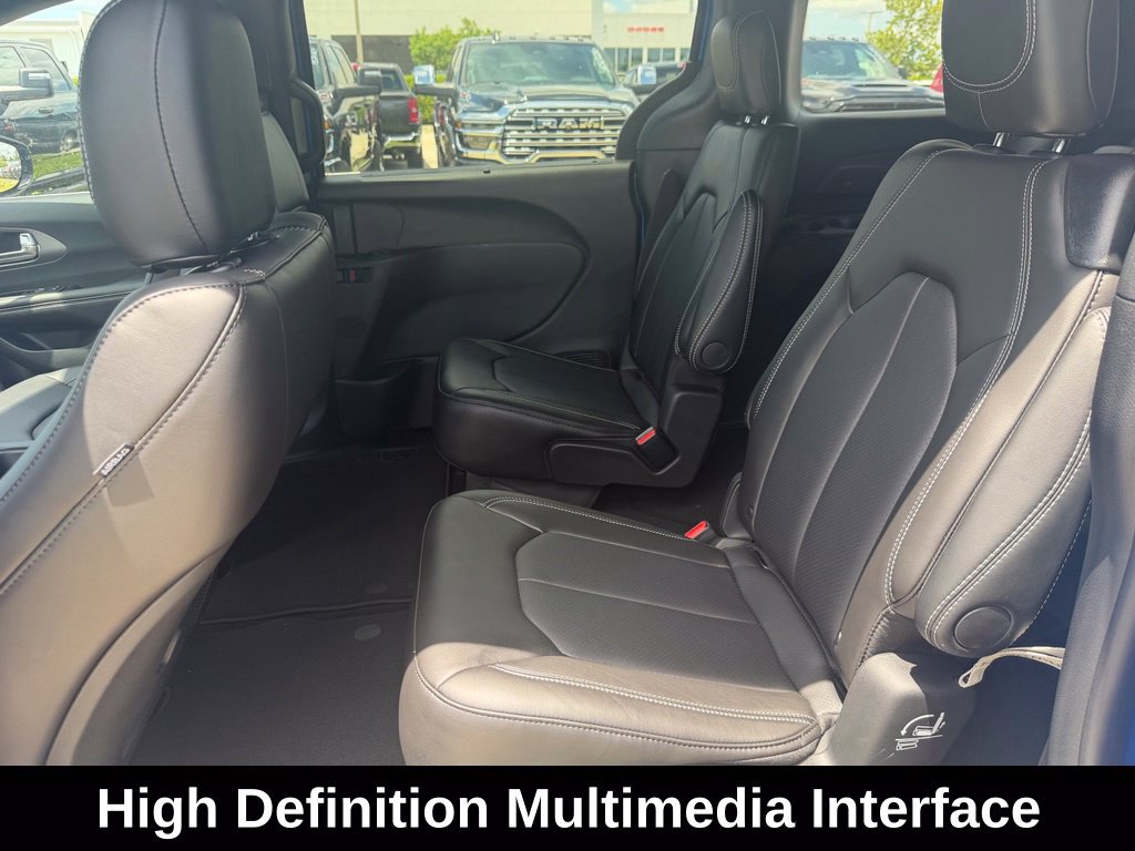 New 2027 Chrysler Pacifica Select w/ Family Tech Group FWD image 26