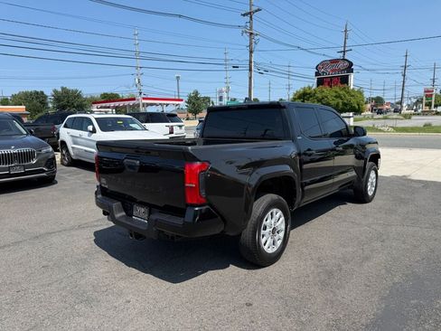 Used 2025 Toyota Tacoma SR5 AWD/4WD image 6