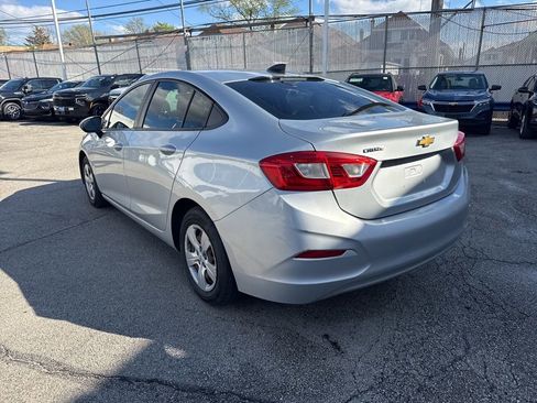 Used 2017 Chevrolet Cruze LS FWD image 4