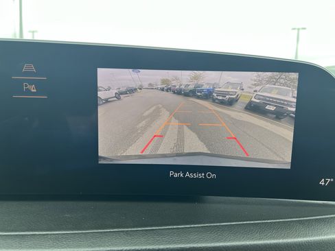 Used 2024 Cadillac XT4 Premium Luxury image 23