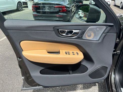 Used 2019 Volvo XC60 T5 Inscription w/ Protection Package Premier AWD/4WD image 11