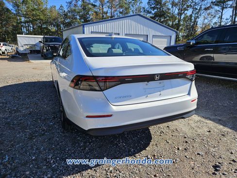 Certified 2023 Honda Accord EX image 9