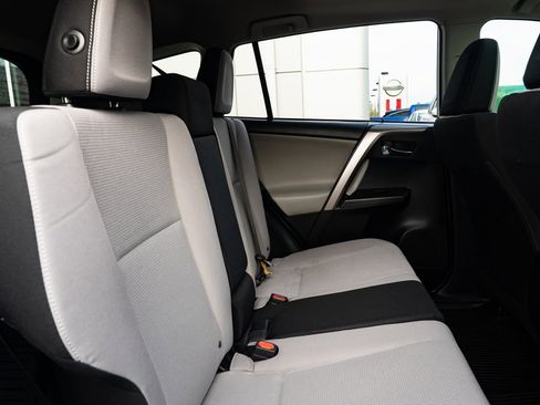 Used 2018 Toyota RAV4 XLE image 21