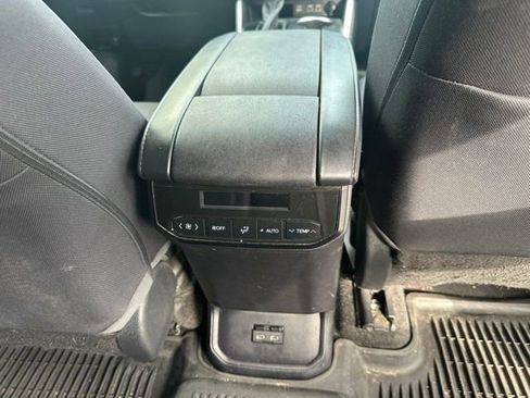 Used 2023 Toyota Highlander LE FWD image 22