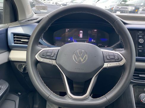 Certified 2023 Volkswagen Taos SE w/ Panoramic Sunroof Package FWD image 4