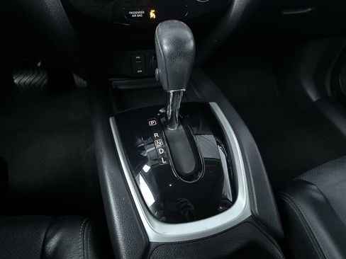 Used 2016 Nissan Rogue SL AWD/4WD image 22