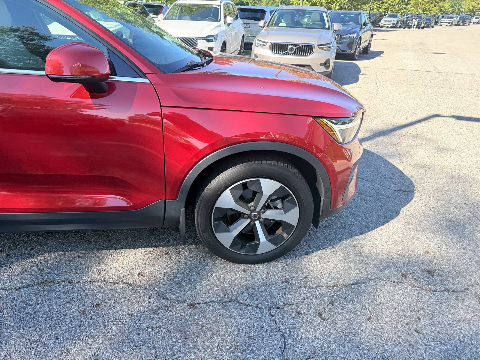Used 2024 Volvo XC40 B5 Plus w/ Protection Package Premier AWD/4WD image 13